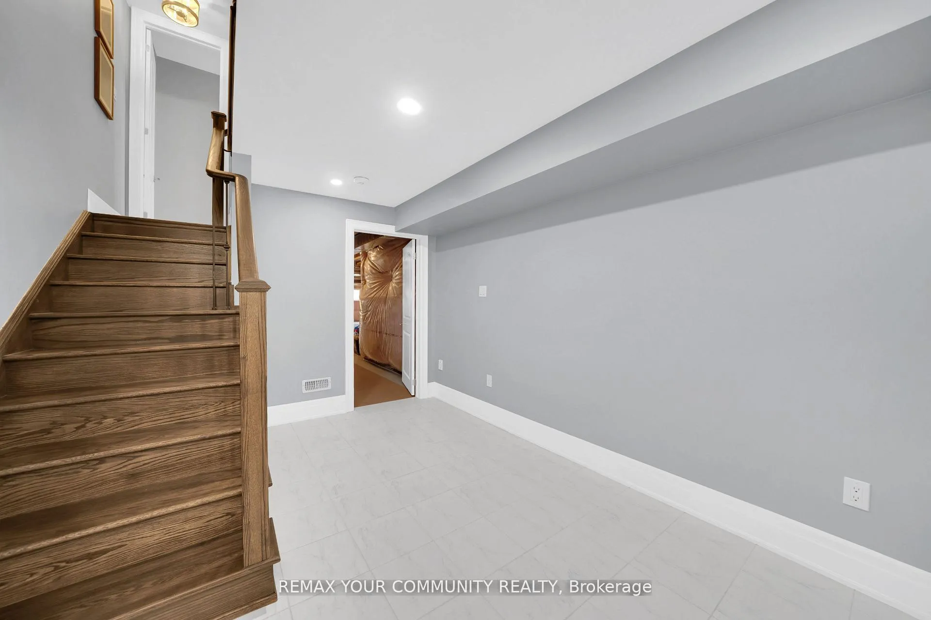 Photo 36 of 172 Purple Creek Road, Vaughan, Vellore Village — HOMEH