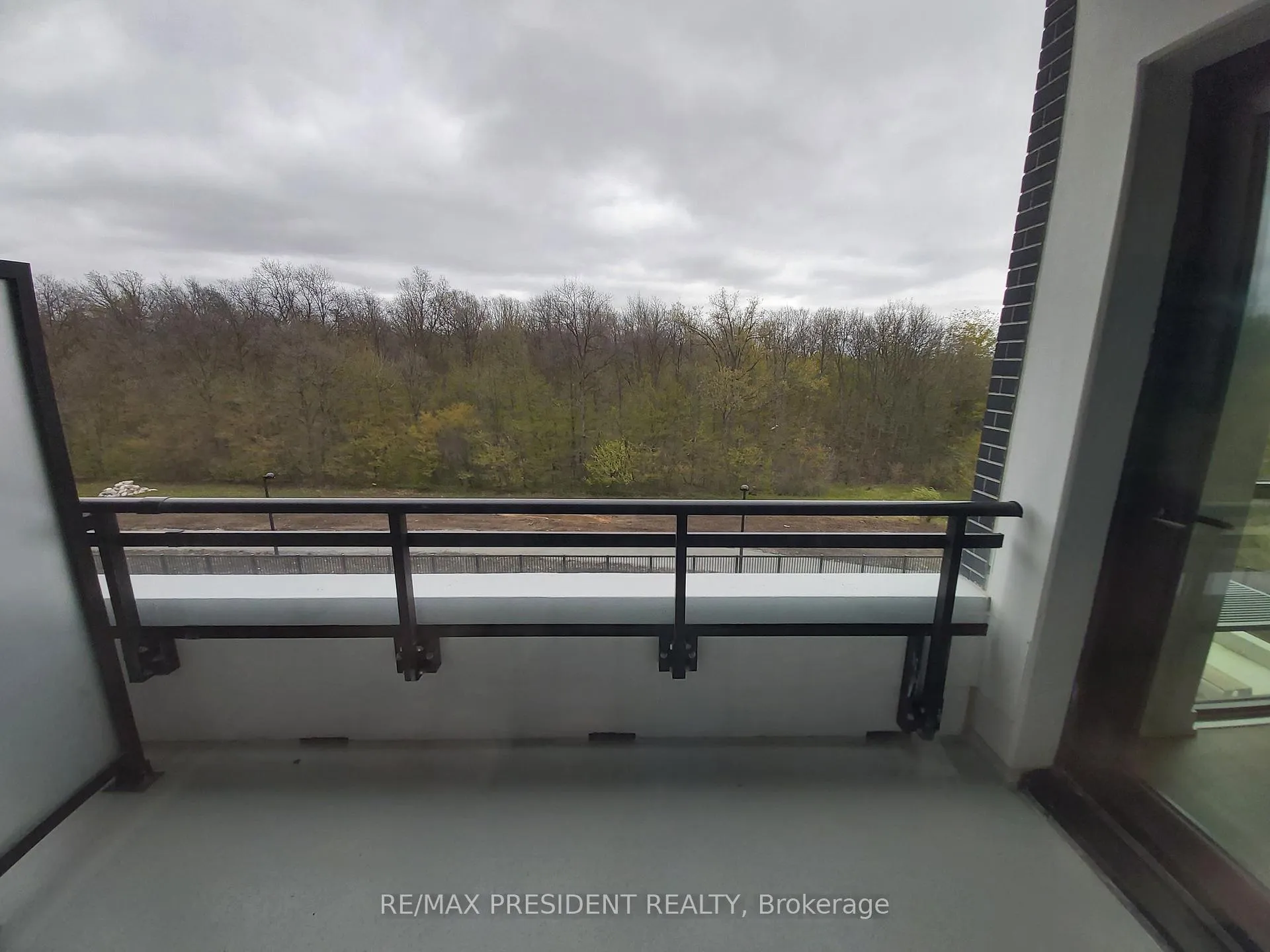 Photo 7 of Unit 318, 740 Whithlock Avenue, Milton, Cobban — HOMEH