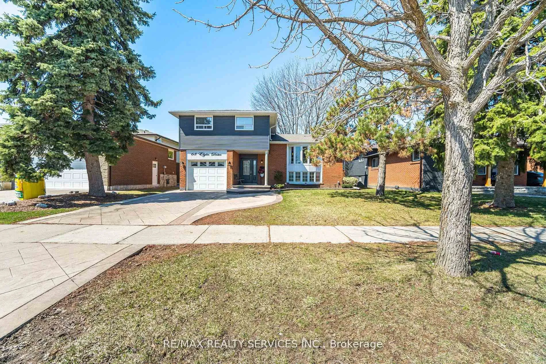 Photo 2 of 68 Elgin Drive, Brampton, Brampton South — HOMEH