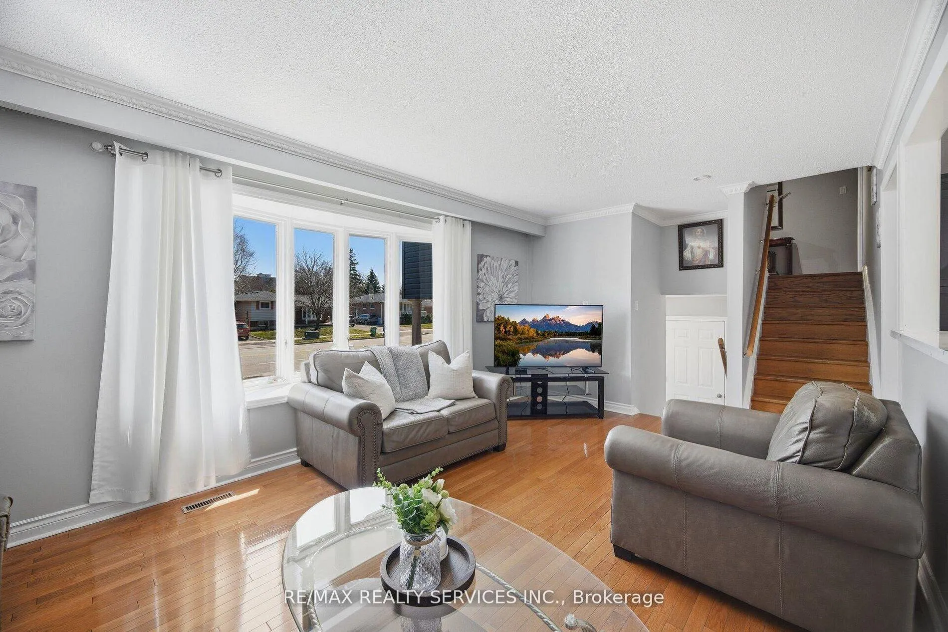 Photo 6 of 68 Elgin Drive, Brampton, Brampton South — HOMEH