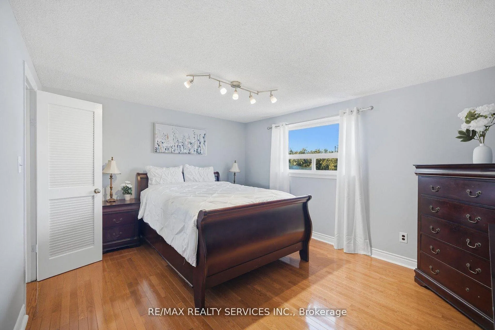 Photo 19 of 68 Elgin Drive, Brampton, Brampton South — HOMEH