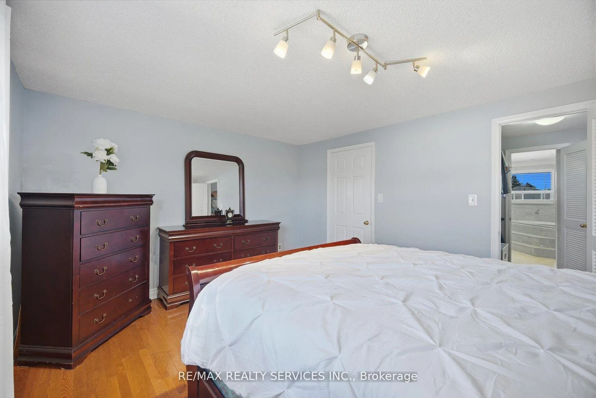 Photo 22 of 68 Elgin Drive, Brampton, Brampton South — HOMEH