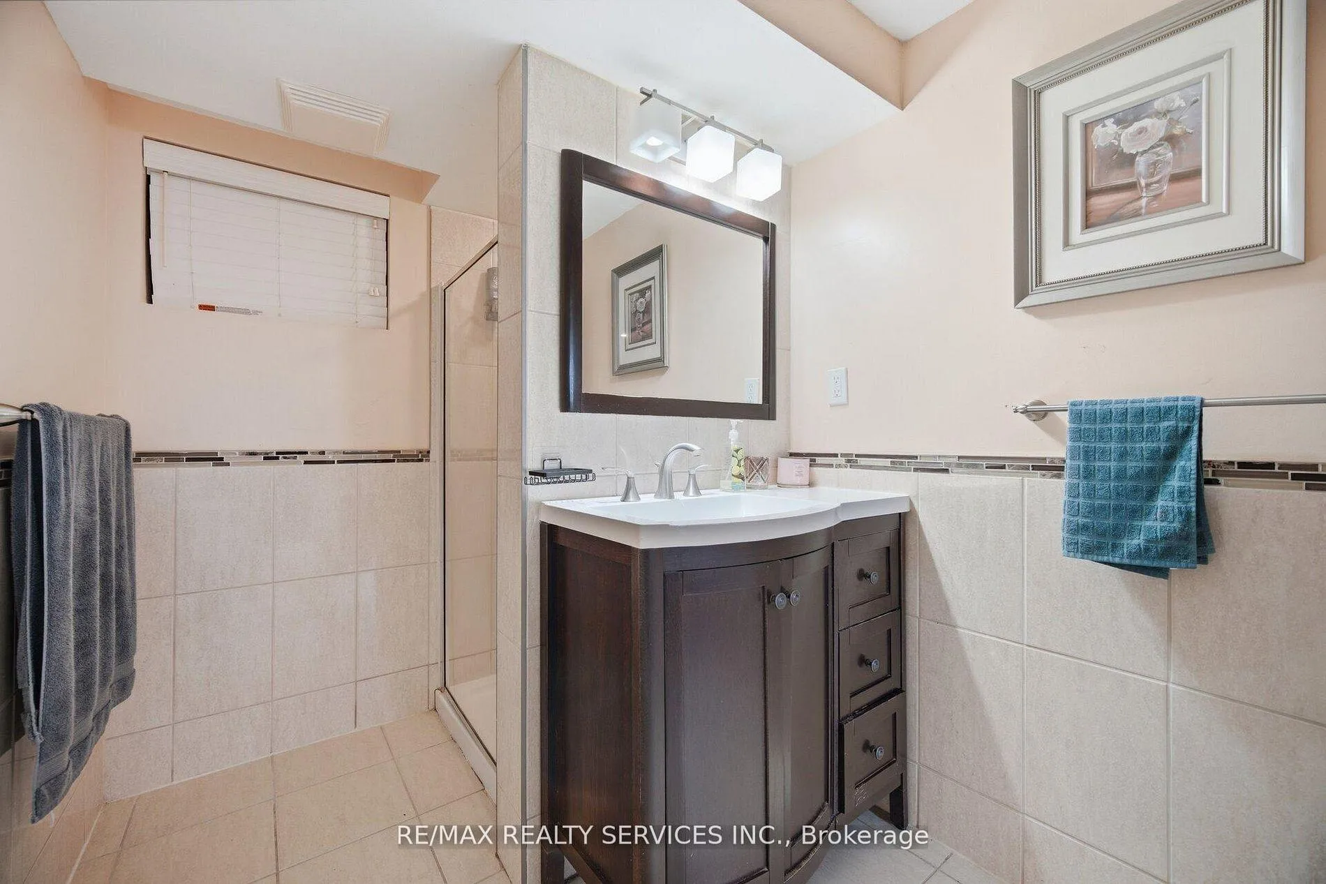 Photo 41 of 68 Elgin Drive, Brampton, Brampton South — HOMEH