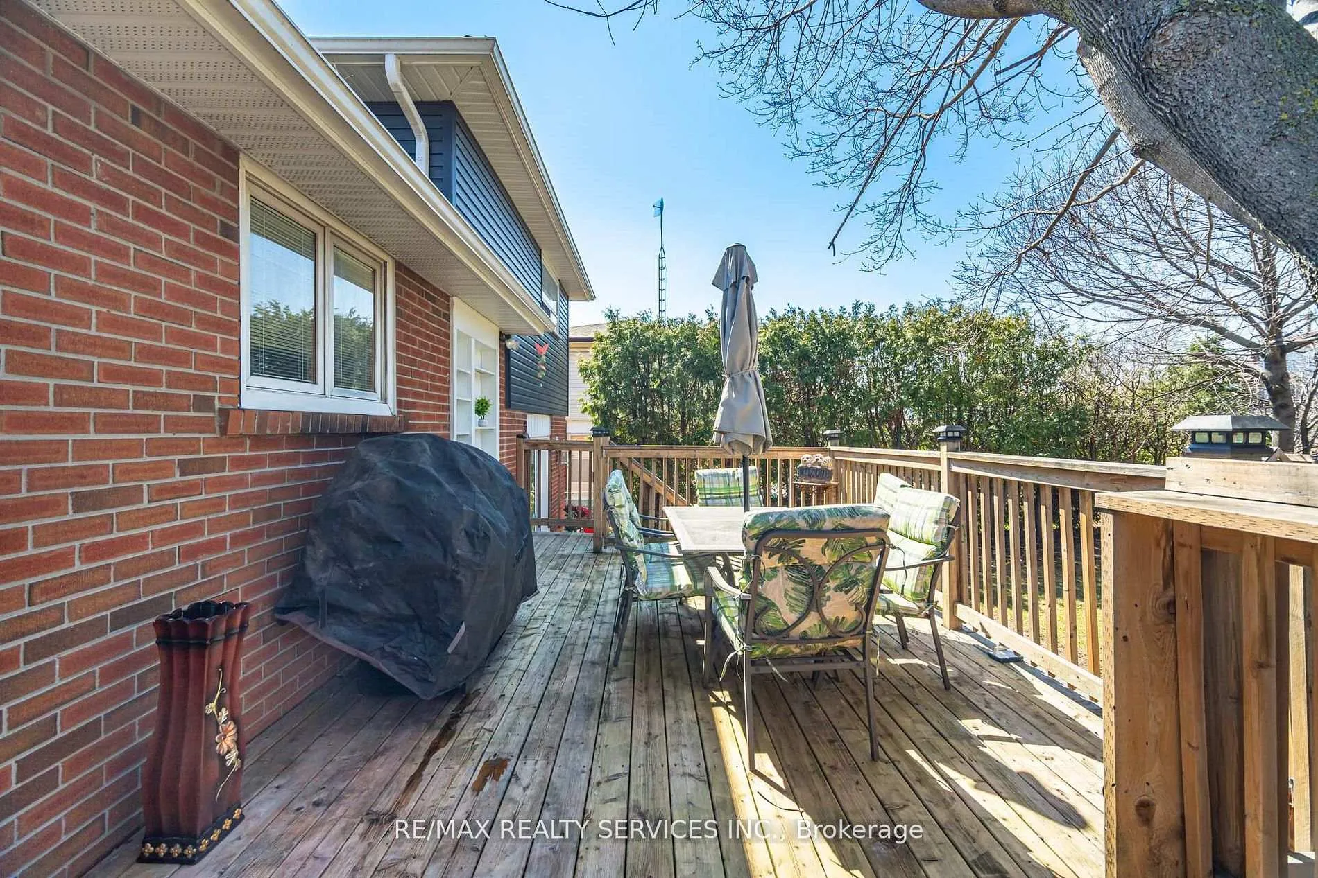 Photo 44 of 68 Elgin Drive, Brampton, Brampton South — HOMEH
