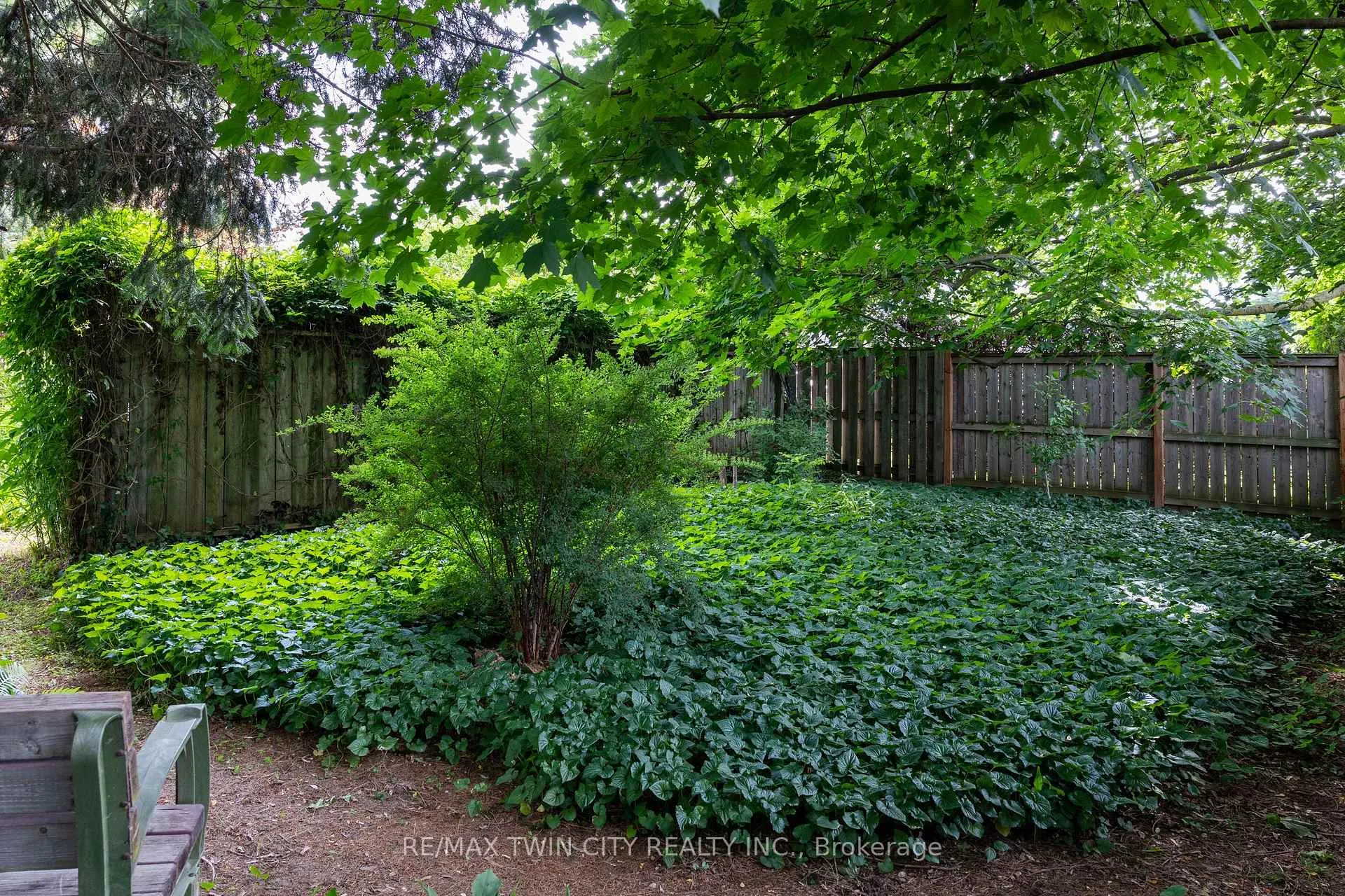 Photo 8 of 21 Baldwin Avenue, Brantford — HOMEH