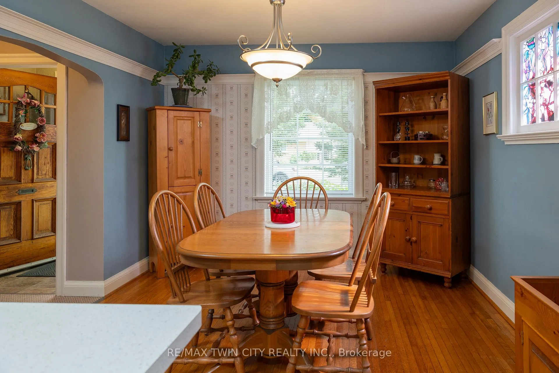 Photo 12 of 21 Baldwin Avenue, Brantford — HOMEH