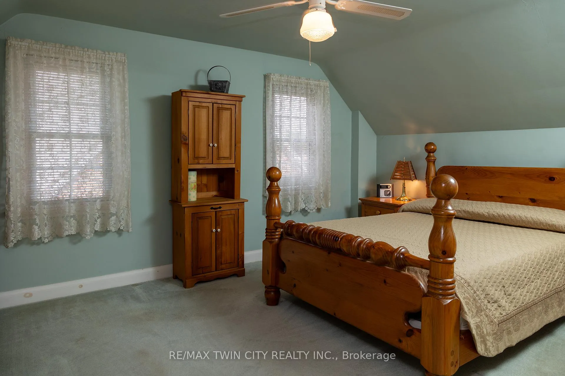 Photo 18 of 21 Baldwin Avenue, Brantford — HOMEH