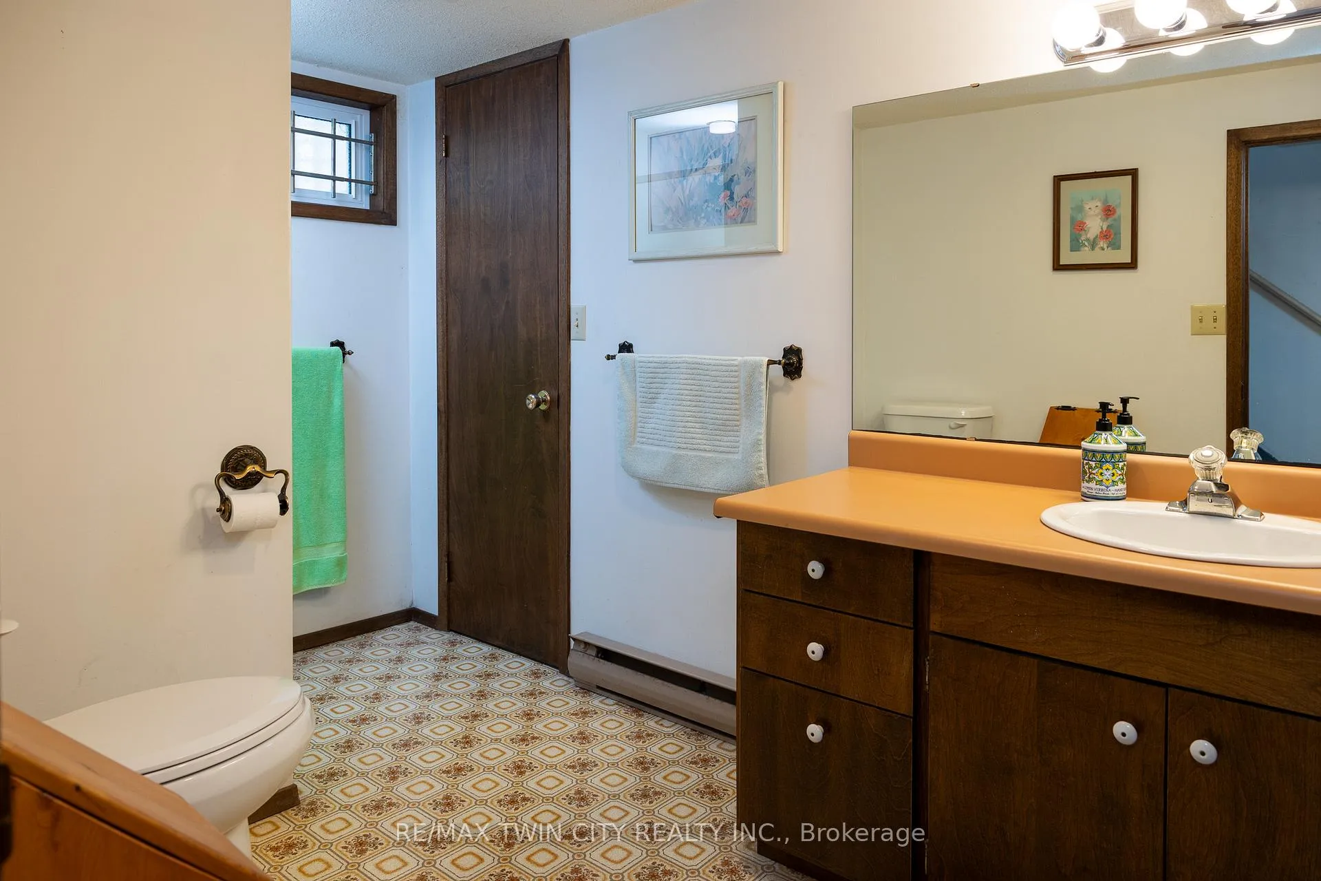 Photo 25 of 21 Baldwin Avenue, Brantford — HOMEH