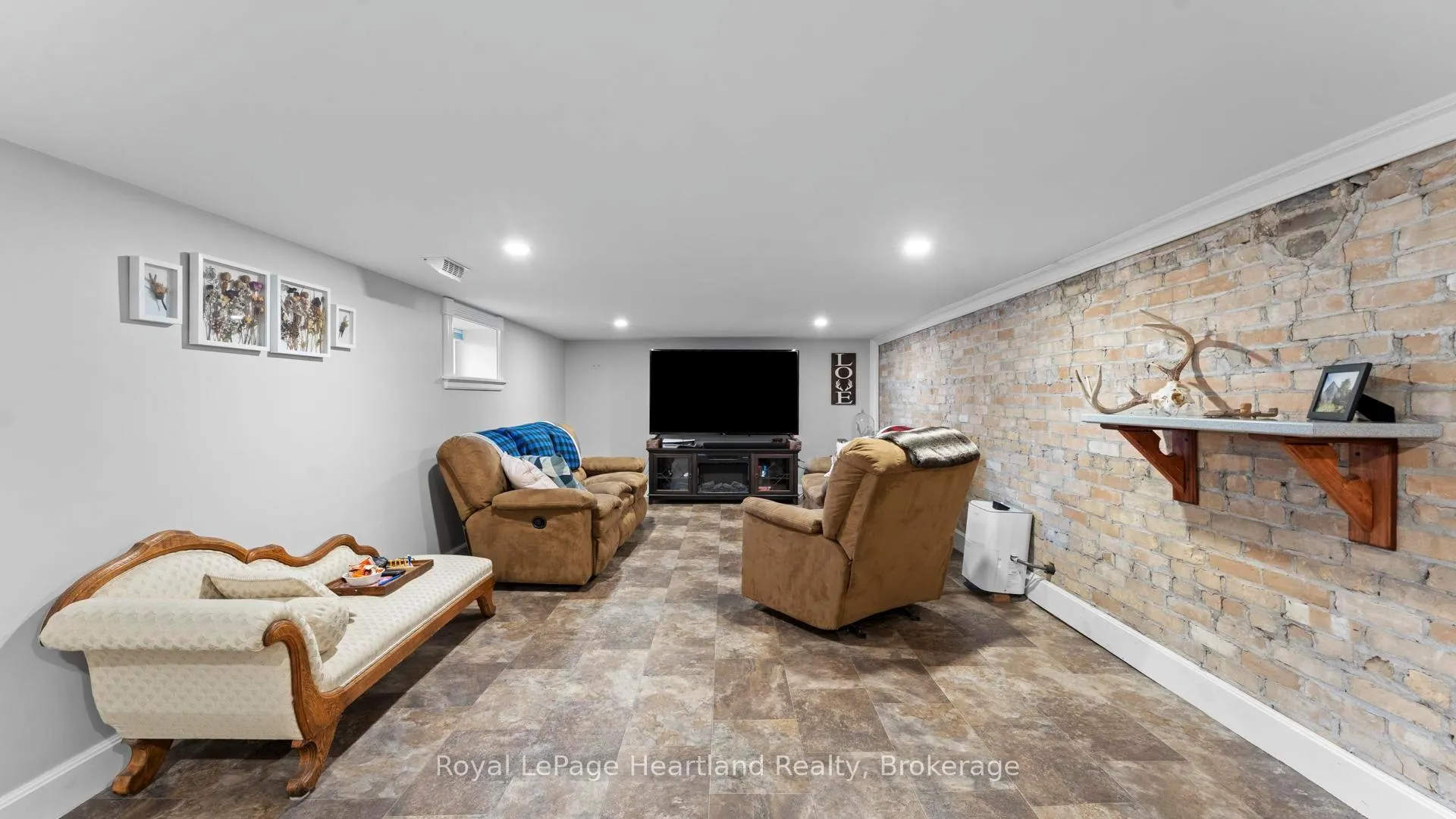 Photo 27 of 175 St David Street, Goderich, Goderich (Town) — HOMEH