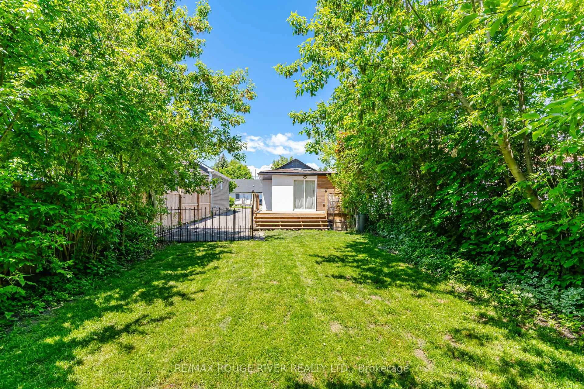 Photo 26 of 243 Quebec Street, Oshawa, Vanier — HOMEH