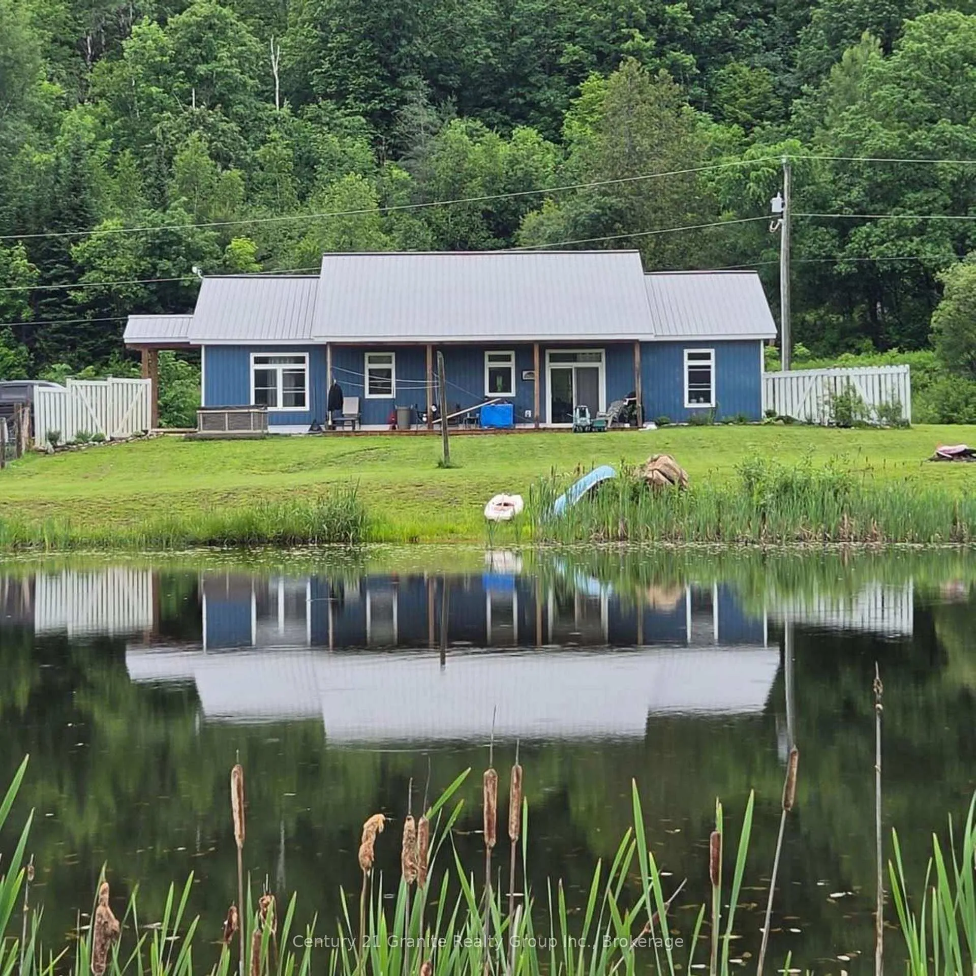 Photo of 704 Lakeview Road