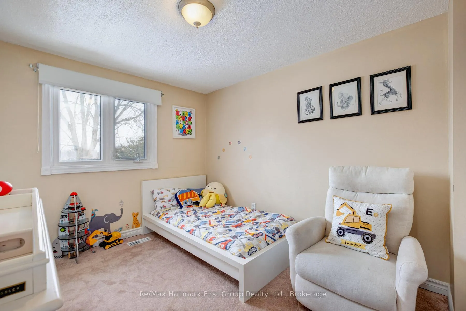 Photo 13 of 565 Birkdale Street, Oshawa, Donevan — HOMEH