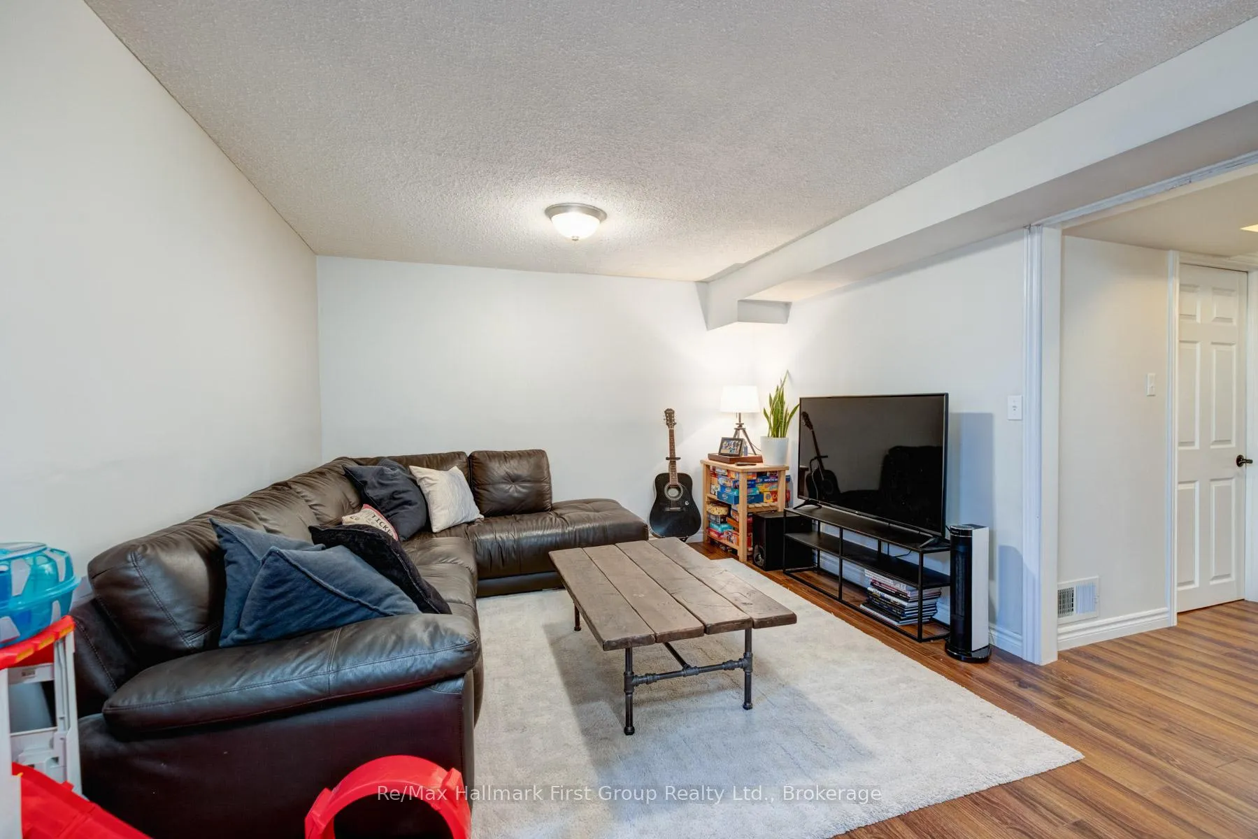 Photo 17 of 565 Birkdale Street, Oshawa, Donevan — HOMEH