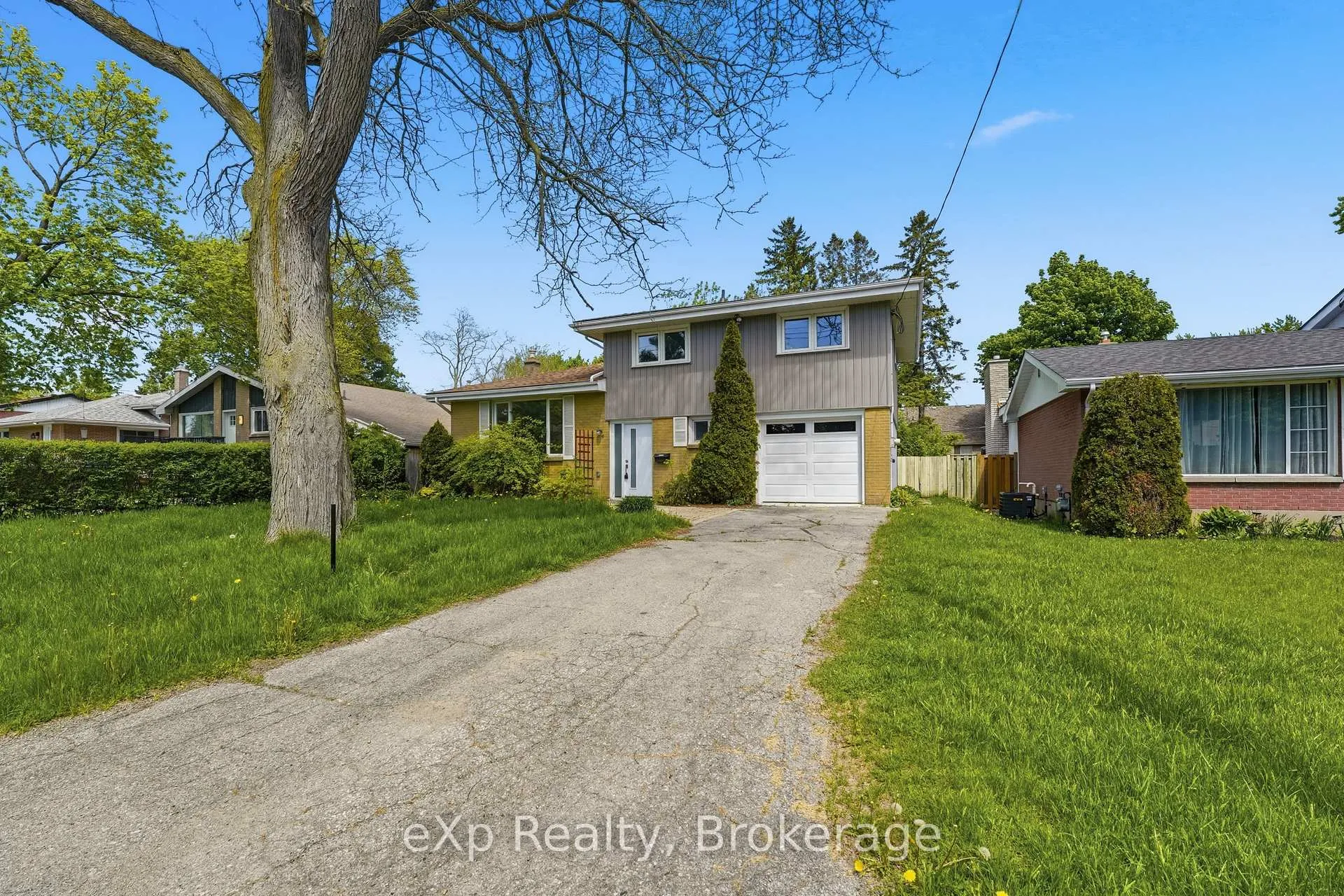 Photo 1 of 19 Alfred Drive, Belleville, Belleville Ward — HOMEH