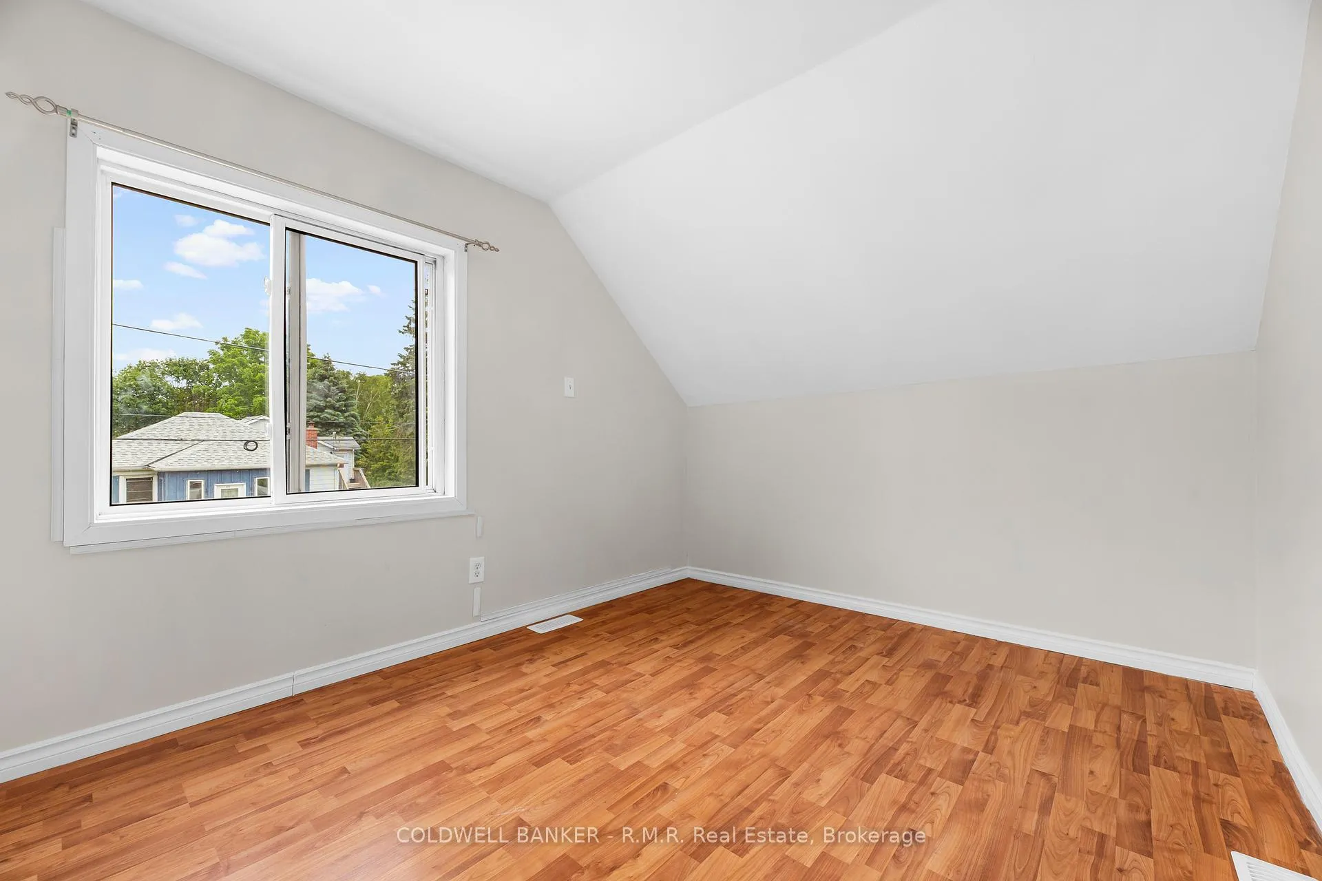 Photo 6 of 371 John Street, Cobourg — HOMEH