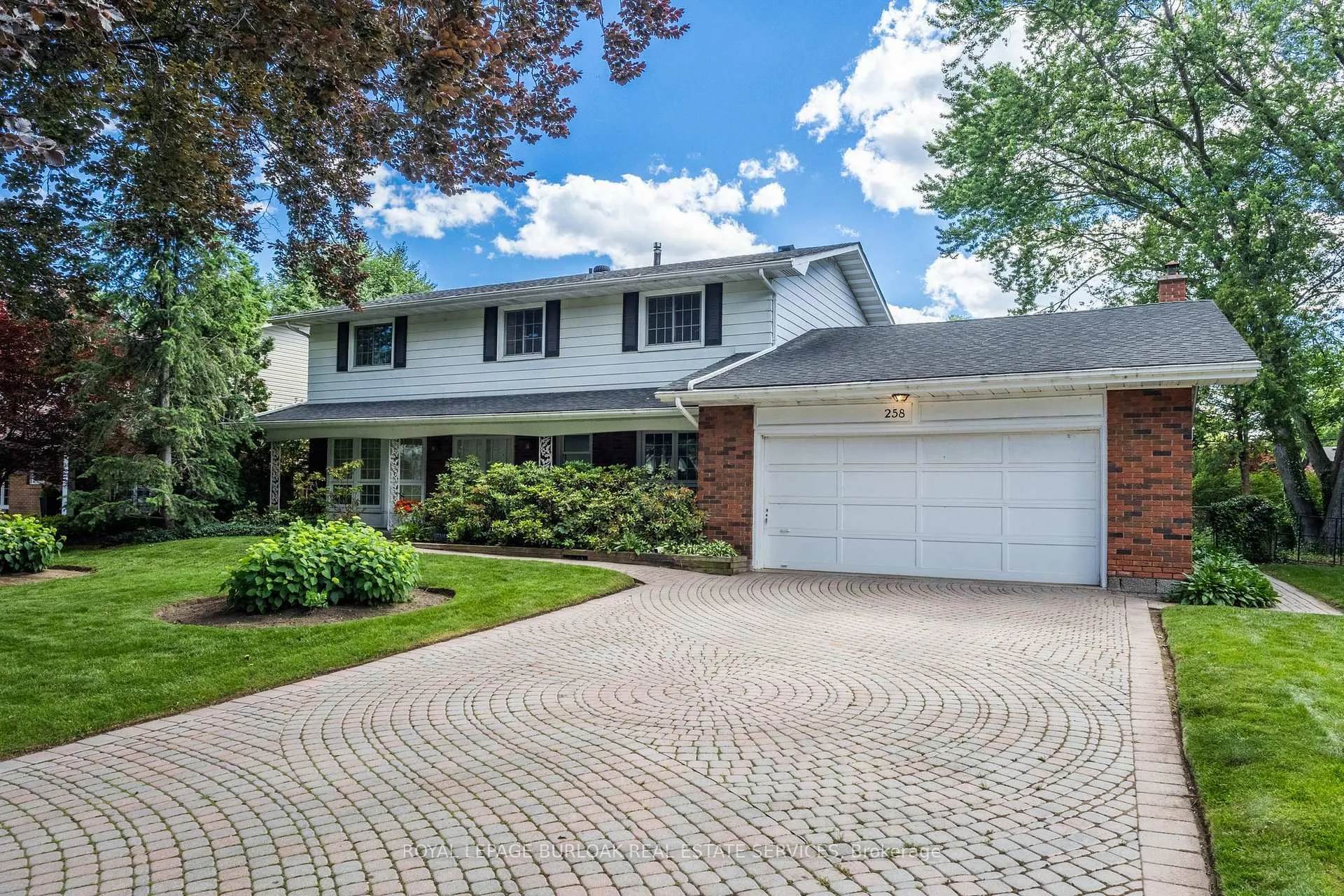 Photo 5 of 258 Camelot Drive, Burlington, Shoreacres — HOMEH