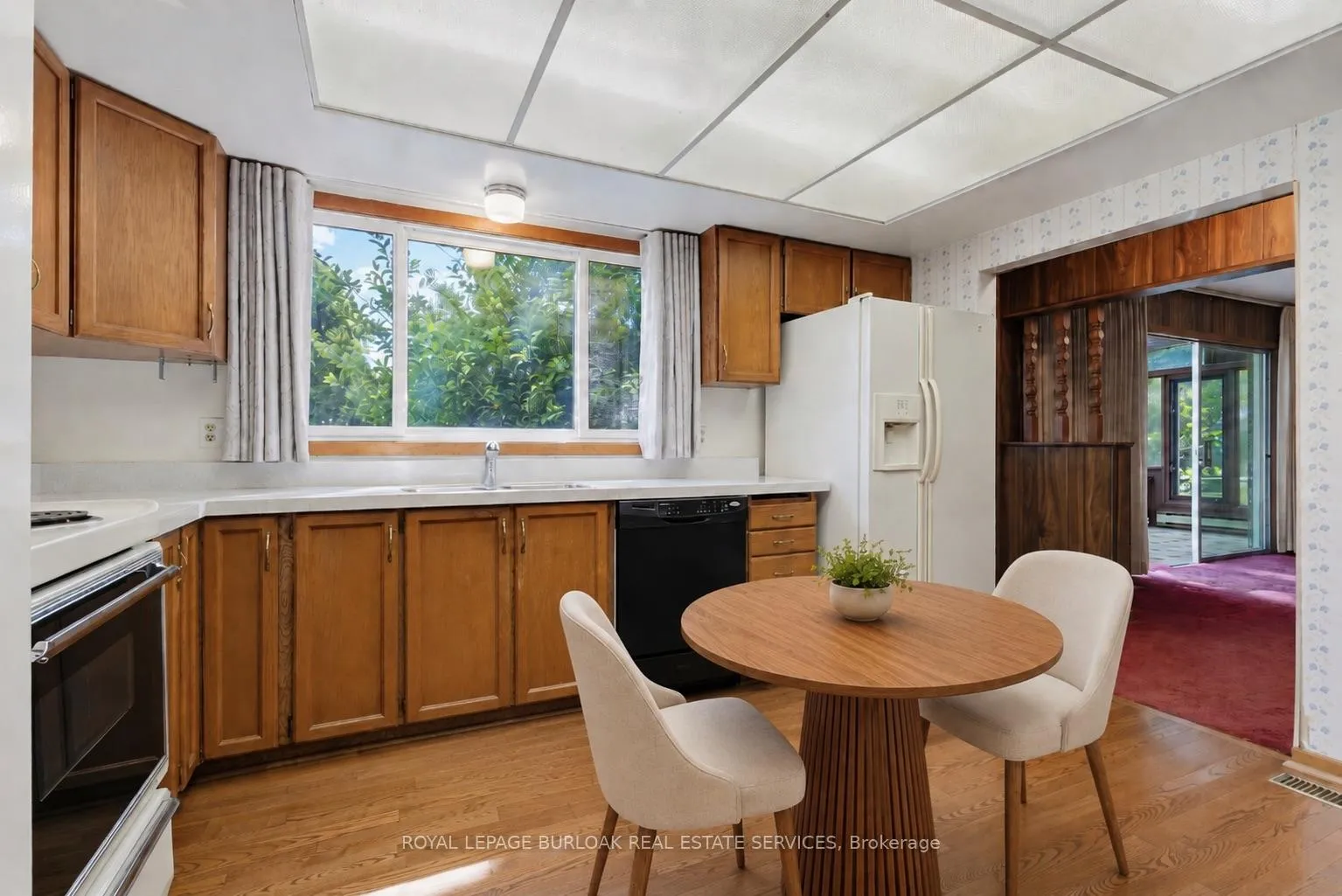 Photo 16 of 258 Camelot Drive, Burlington, Shoreacres — HOMEH