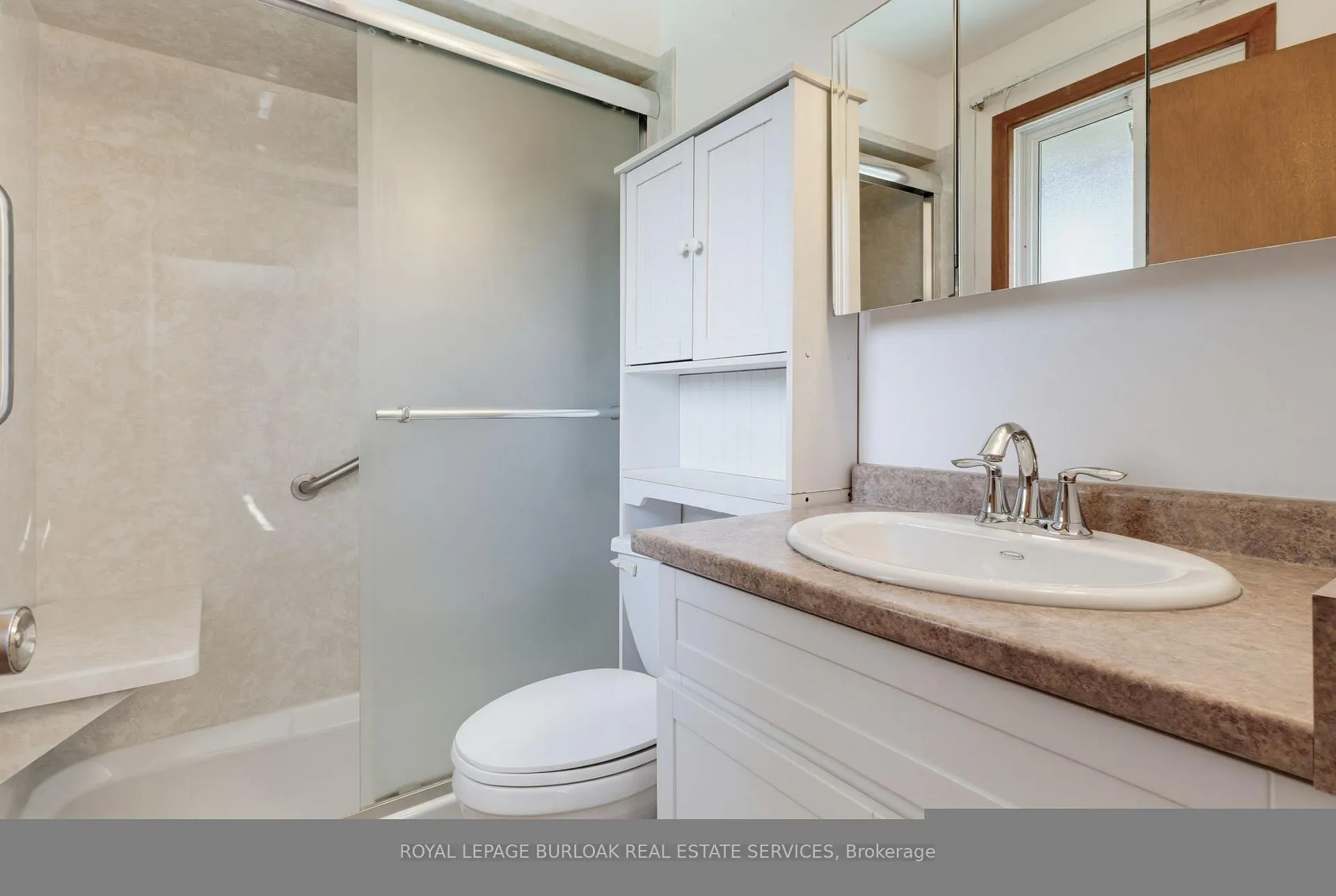 Photo 29 of 258 Camelot Drive, Burlington, Shoreacres — HOMEH