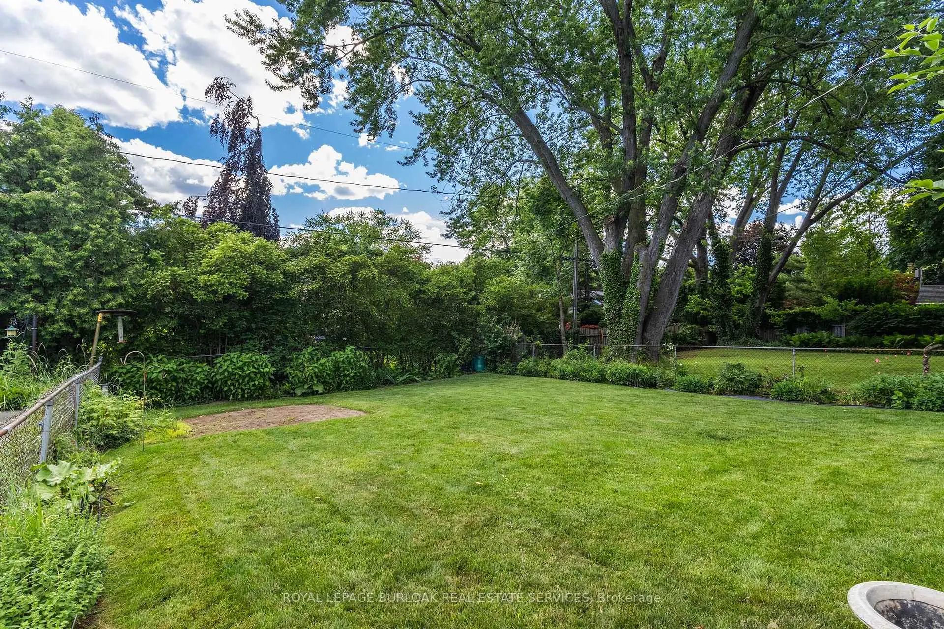 Photo 38 of 258 Camelot Drive, Burlington, Shoreacres — HOMEH