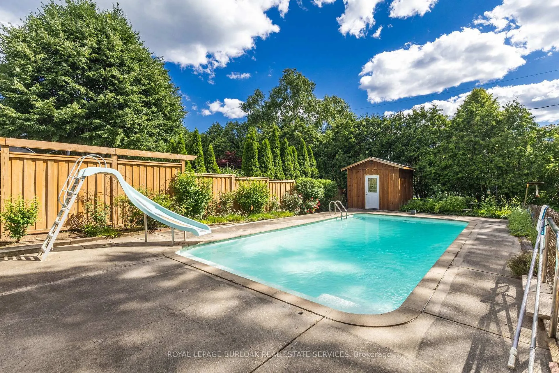 Photo 39 of 258 Camelot Drive, Burlington, Shoreacres — HOMEH