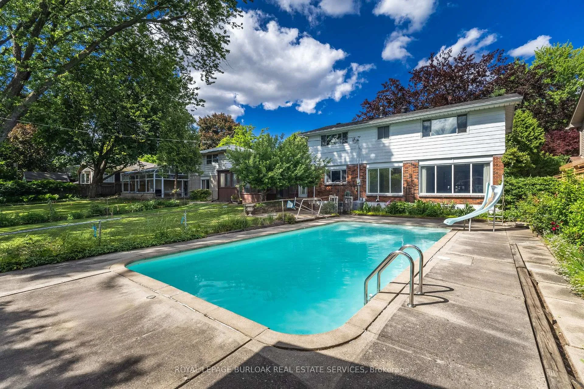 Photo 40 of 258 Camelot Drive, Burlington, Shoreacres — HOMEH