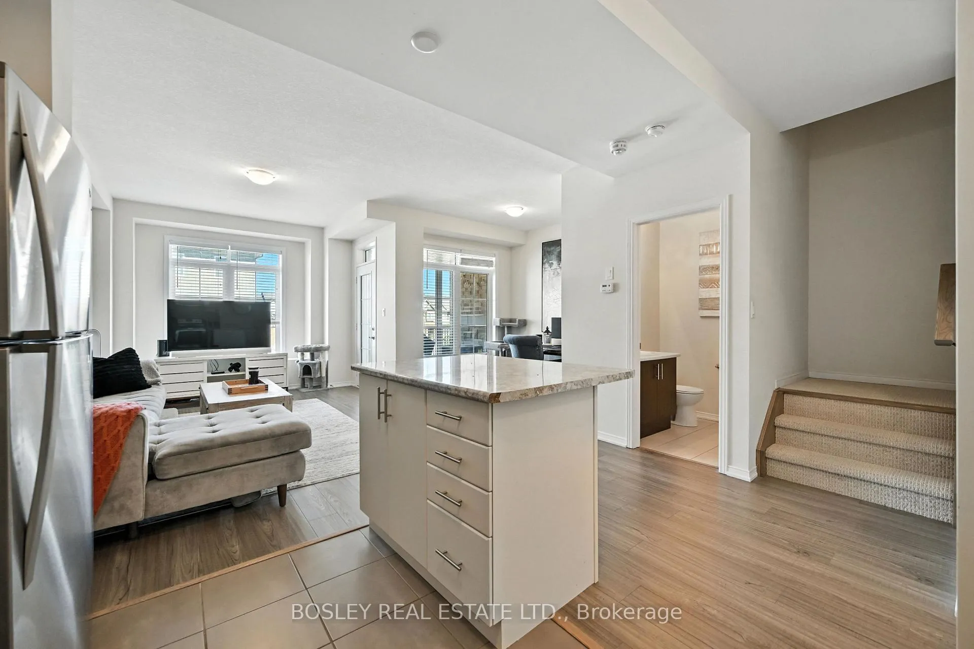 Photo 14 of 5016 Desantis Drive, Lincoln, Beamsville — HOMEH