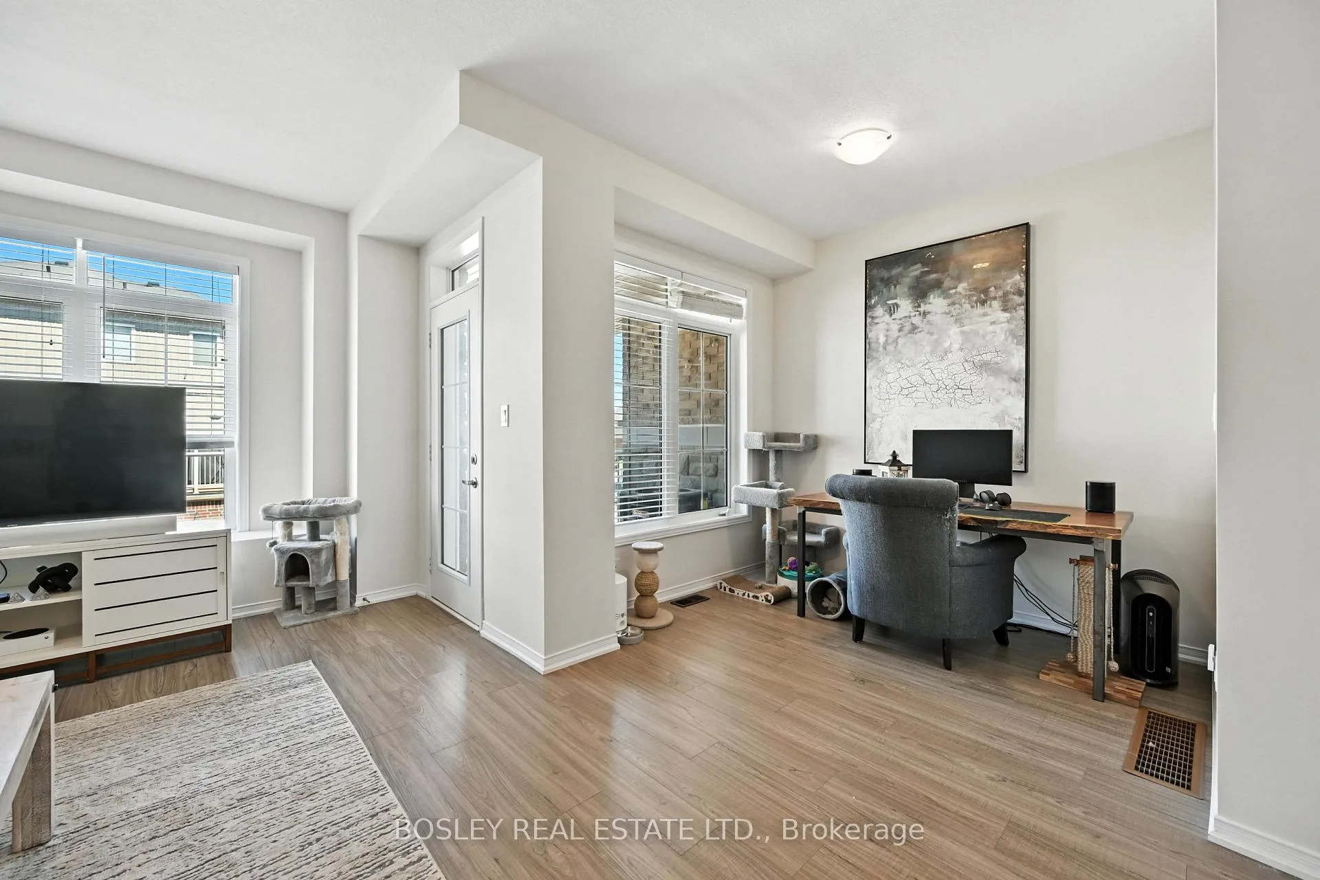 Photo 16 of 5016 Desantis Drive, Lincoln, Beamsville — HOMEH