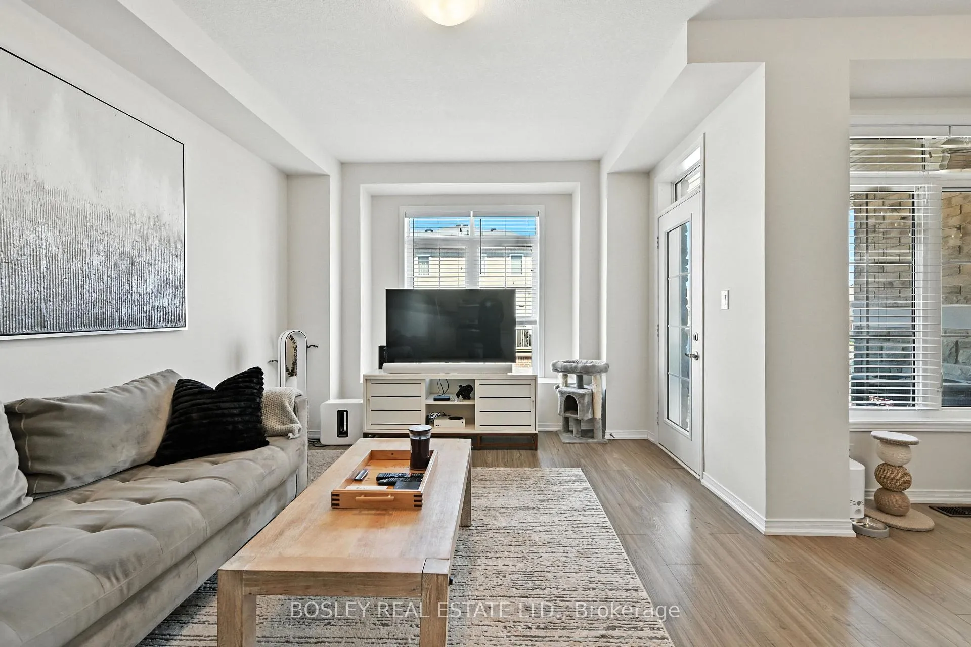 Photo 19 of 5016 Desantis Drive, Lincoln, Beamsville — HOMEH