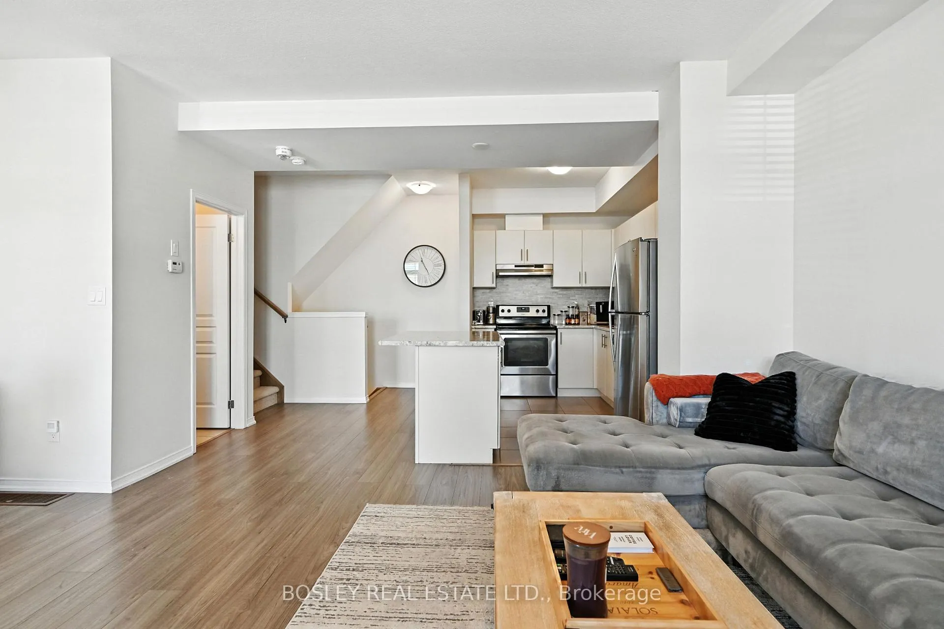 Photo 21 of 5016 Desantis Drive, Lincoln, Beamsville — HOMEH