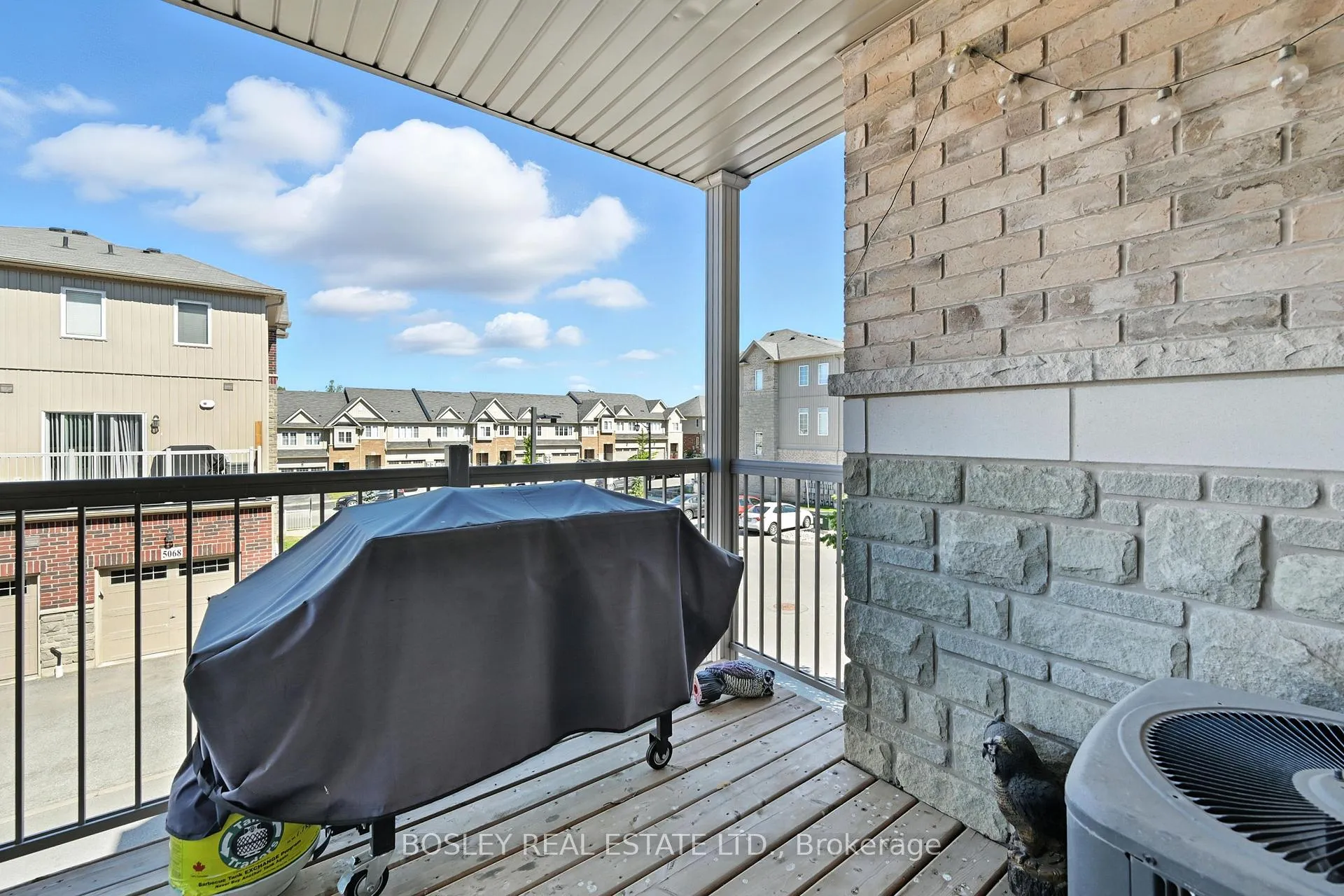 Photo 23 of 5016 Desantis Drive, Lincoln, Beamsville — HOMEH