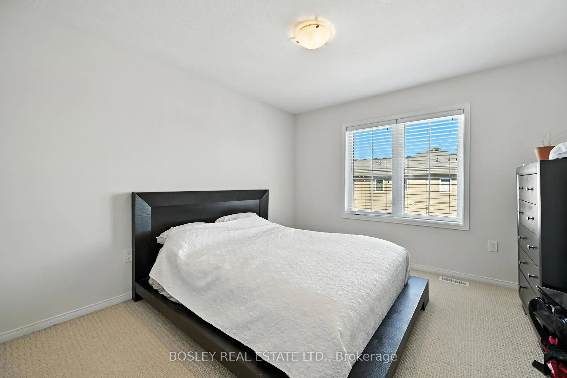 Photo 26 of 5016 Desantis Drive, Lincoln, Beamsville — HOMEH