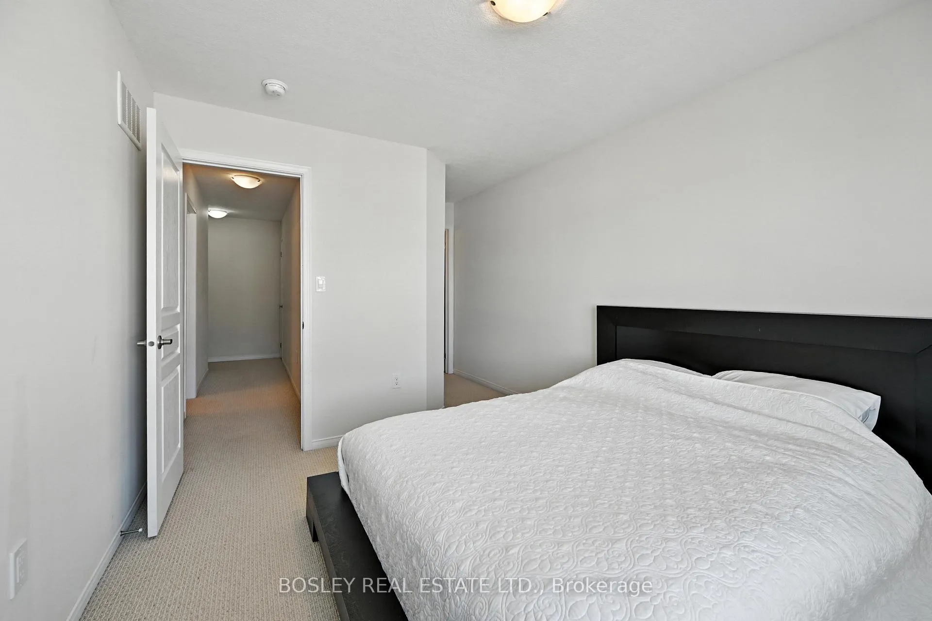 Photo 27 of 5016 Desantis Drive, Lincoln, Beamsville — HOMEH