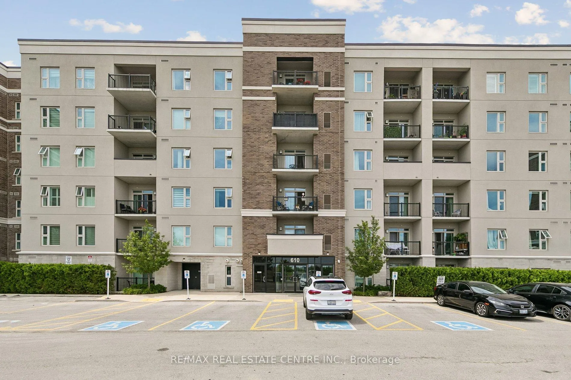 Front of Unit 102, 610 Farmstead Drive