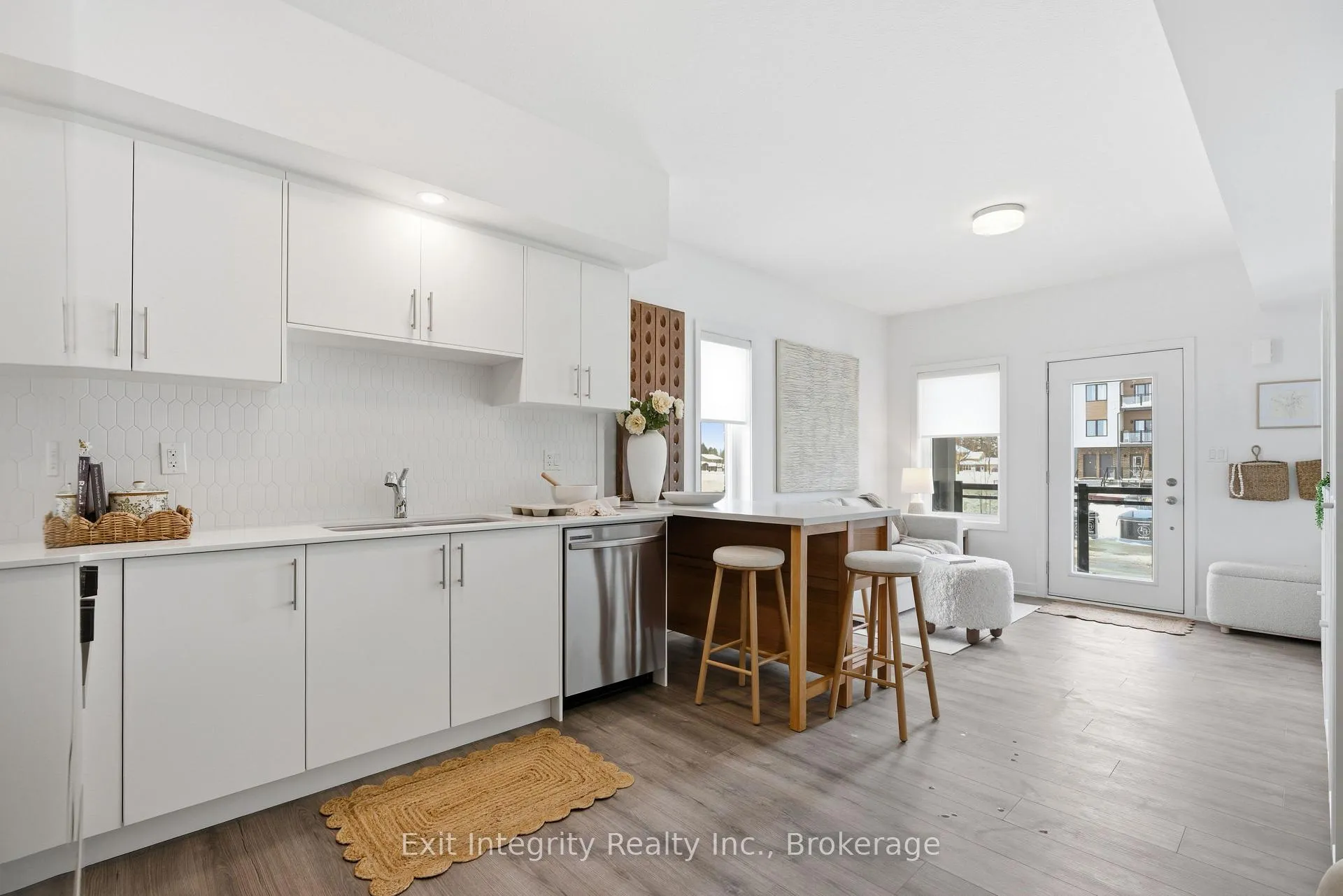 Photo 7 of Unit 92, 42 Lowes Road W, Guelph, Clairfields/Hanlon Business Park — HOMEH