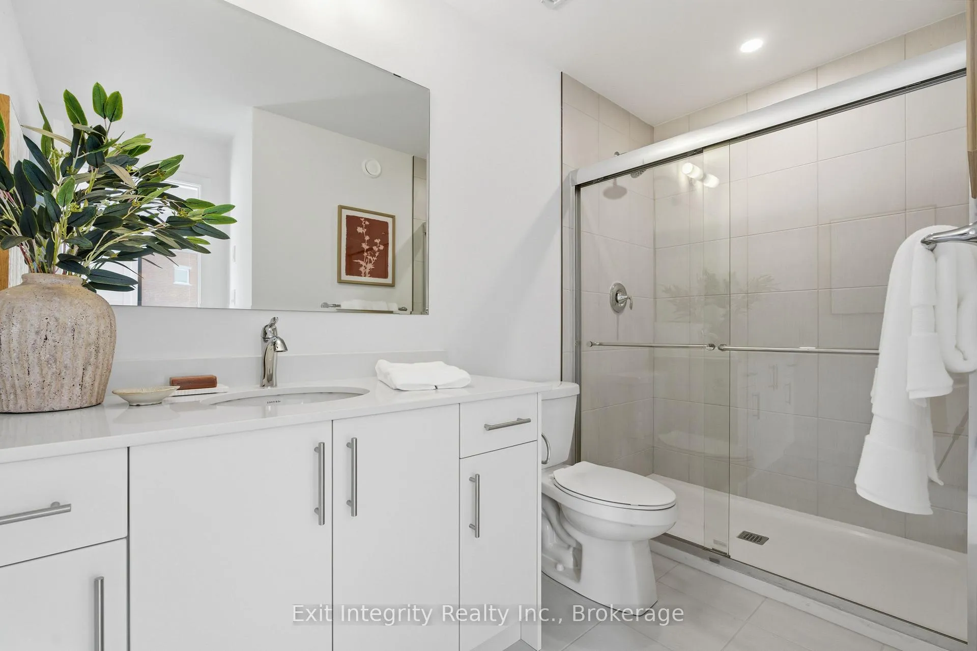 Photo 12 of Unit 92, 42 Lowes Road W, Guelph, Clairfields/Hanlon Business Park — HOMEH