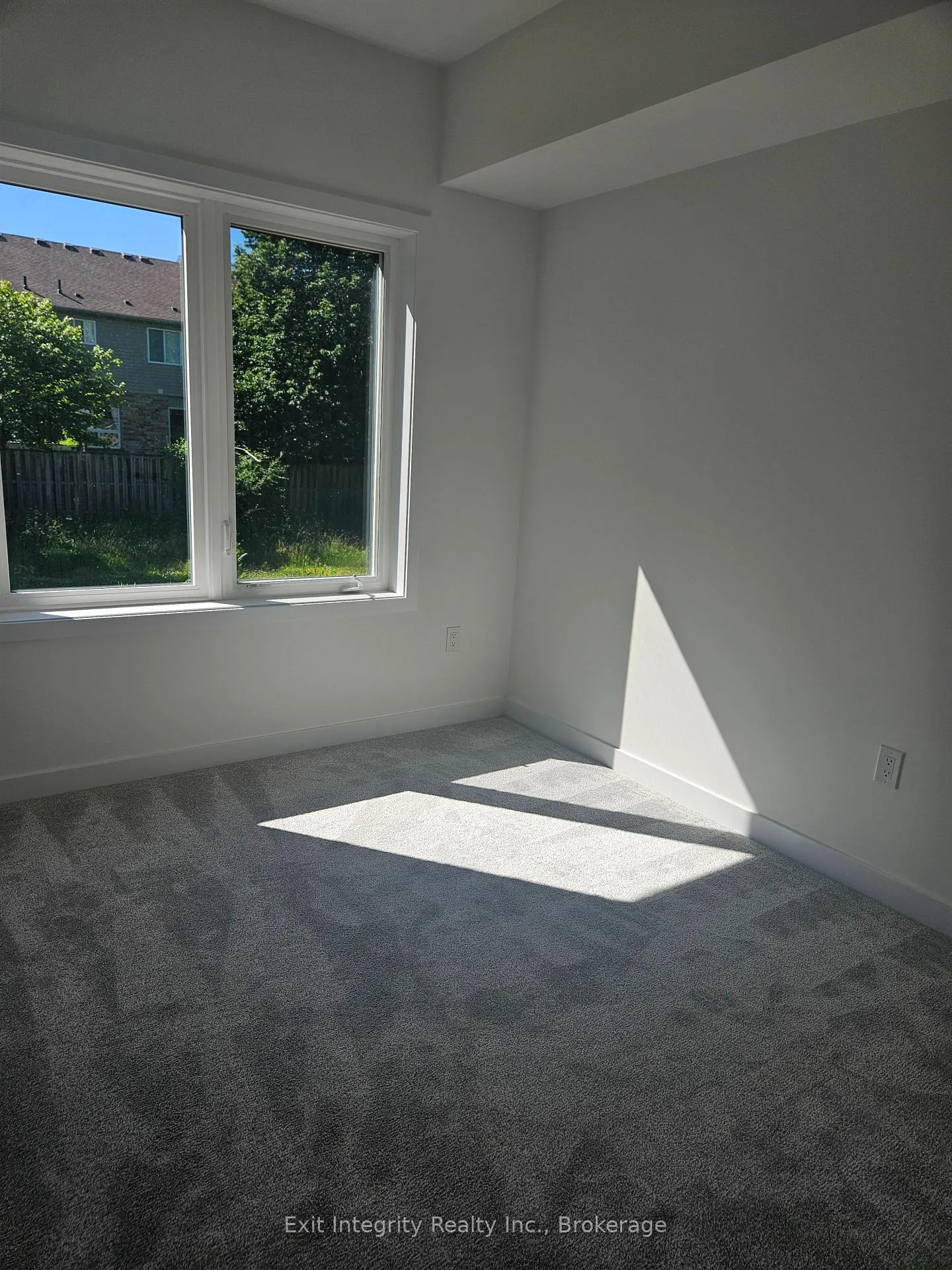 Photo 16 of Unit 92, 42 Lowes Road W, Guelph, Clairfields/Hanlon Business Park — HOMEH