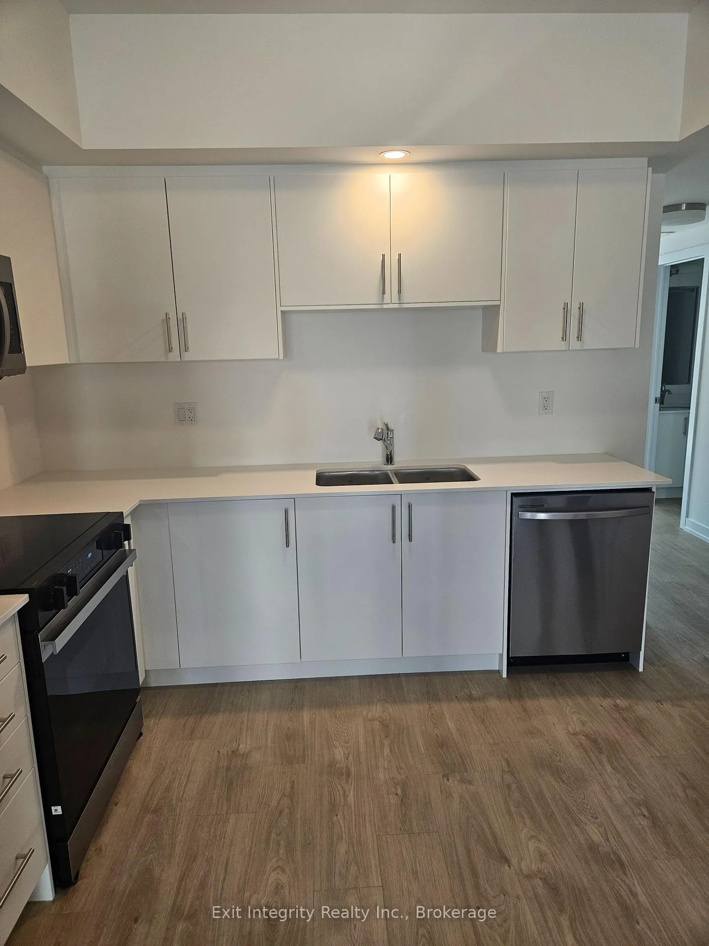 Photo 18 of Unit 92, 42 Lowes Road W, Guelph, Clairfields/Hanlon Business Park — HOMEH