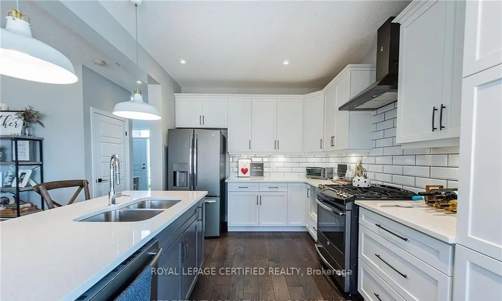Photo 11 of 940 Reeves Avenue, London, North I — HOMEH