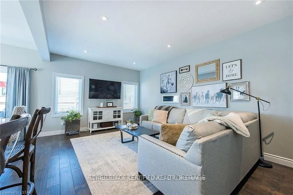 Photo 17 of 940 Reeves Avenue, London, North I — HOMEH