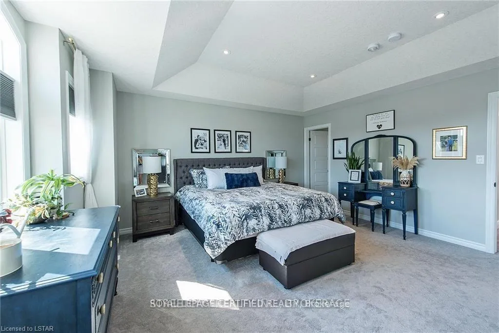 Photo 20 of 940 Reeves Avenue, London, North I — HOMEH