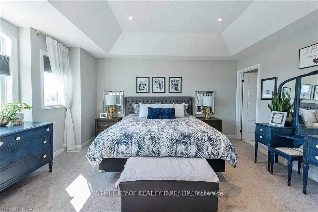 Photo 22 of 940 Reeves Avenue, London, North I — HOMEH