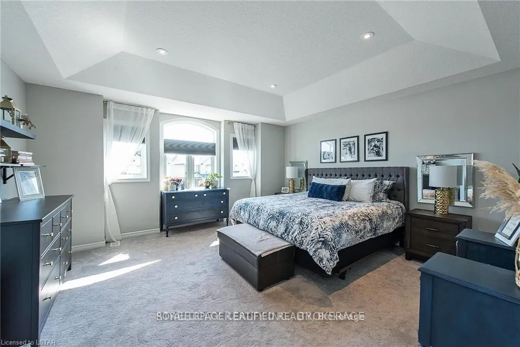 Photo 23 of 940 Reeves Avenue, London, North I — HOMEH