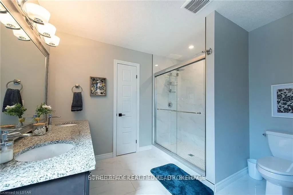 Photo 24 of 940 Reeves Avenue, London, North I — HOMEH