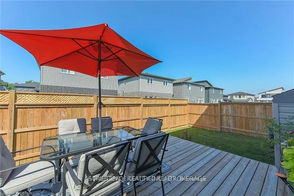 Photo 40 of 940 Reeves Avenue, London, North I — HOMEH