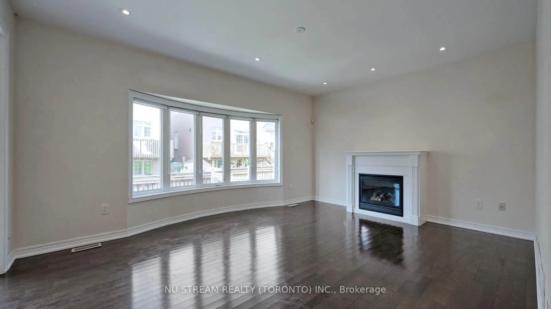 Photo 5 of 73 Serano Crescent, Richmond Hill, Jefferson — HOMEH