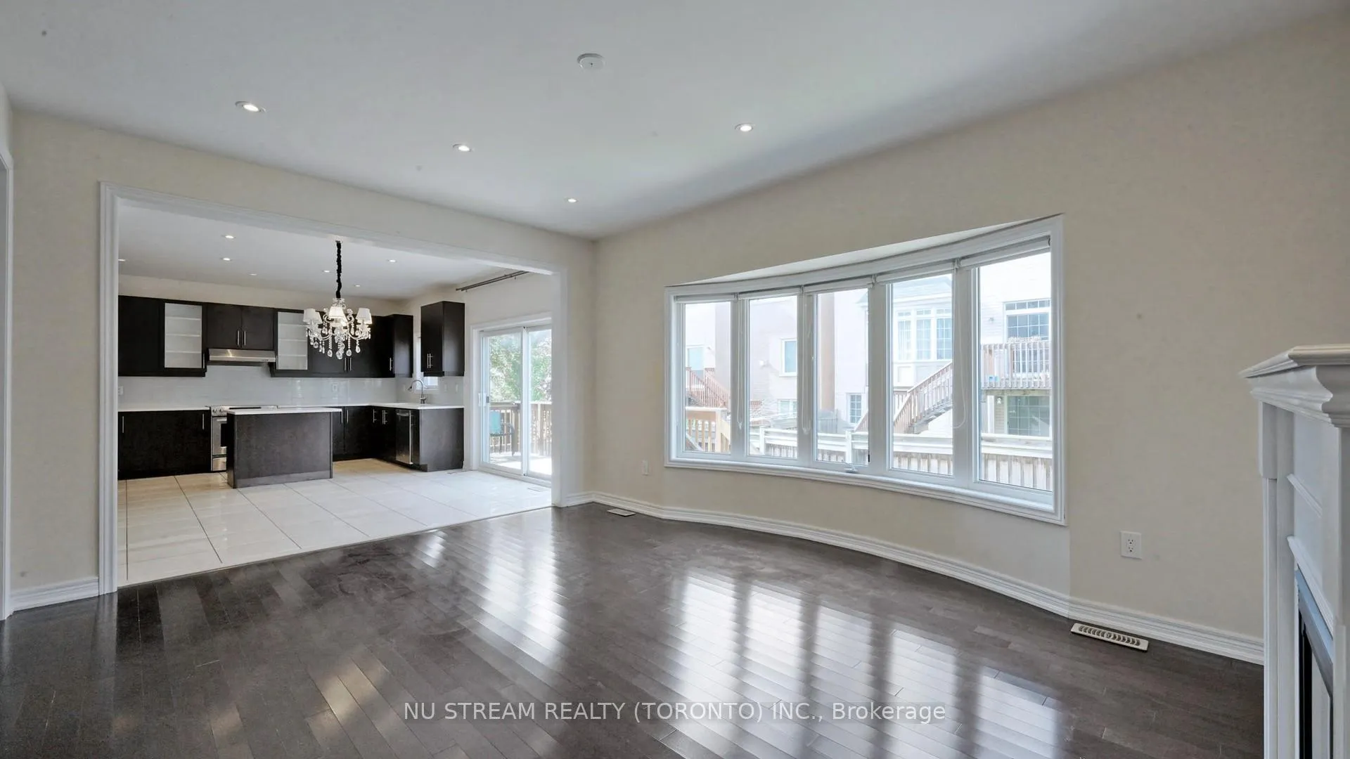 Photo 7 of 73 Serano Crescent, Richmond Hill, Jefferson — HOMEH