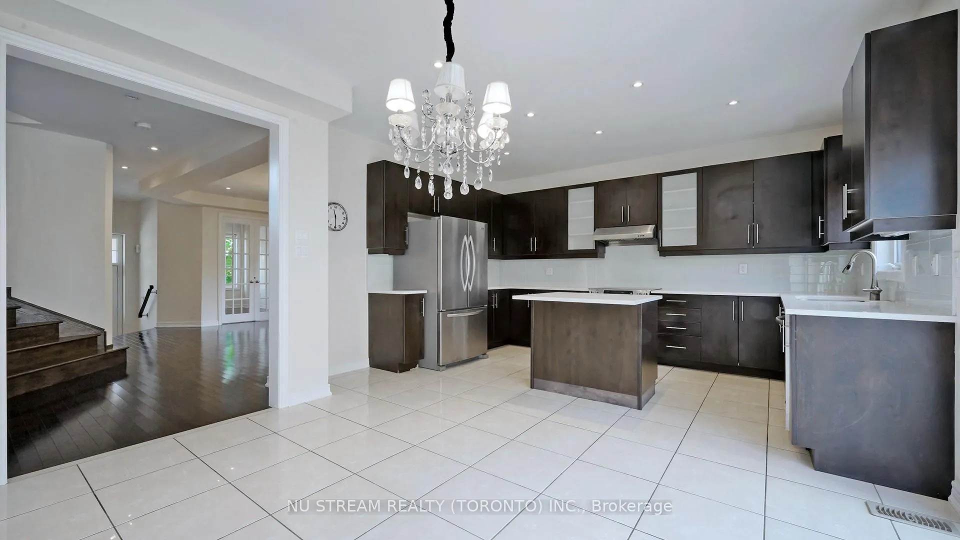 Photo 8 of 73 Serano Crescent, Richmond Hill, Jefferson — HOMEH