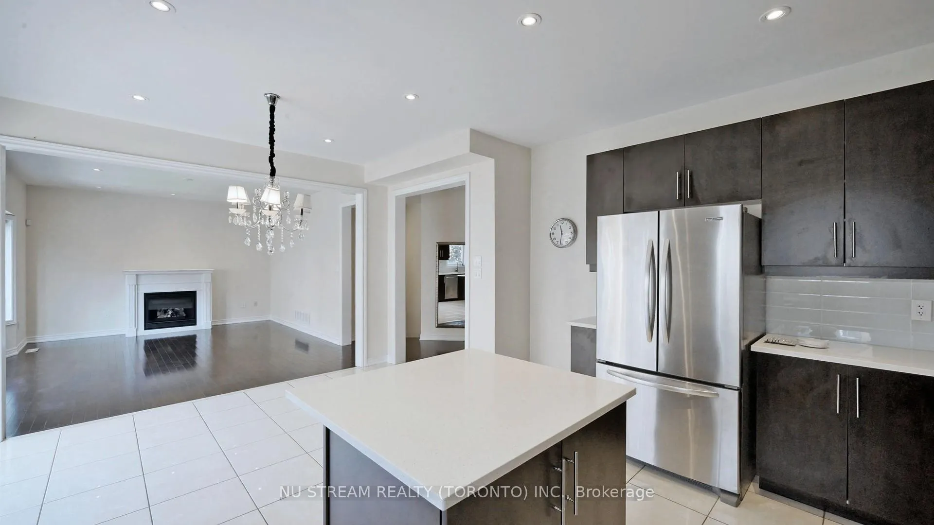 Photo 10 of 73 Serano Crescent, Richmond Hill, Jefferson — HOMEH