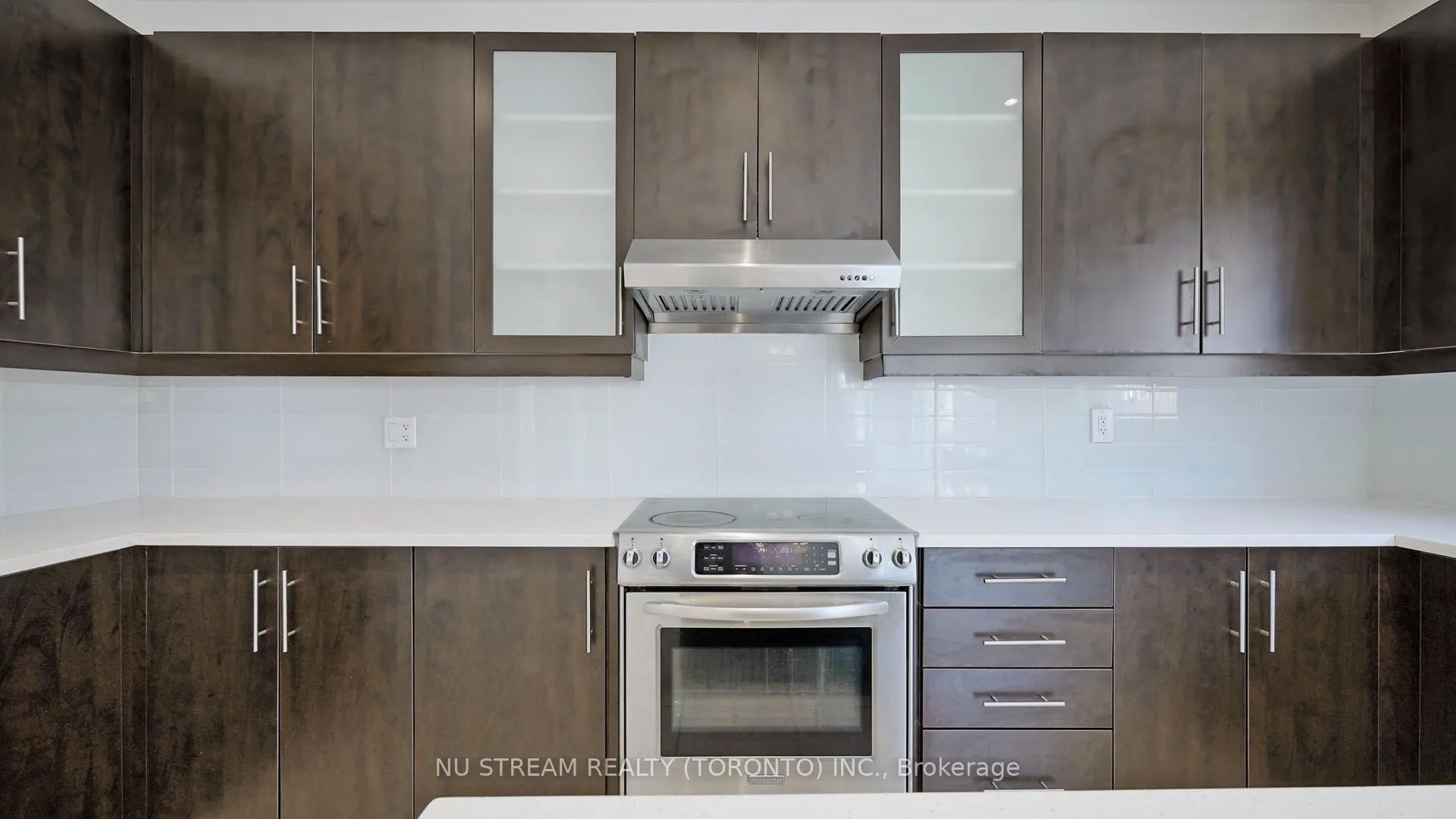 Photo 12 of 73 Serano Crescent, Richmond Hill, Jefferson — HOMEH