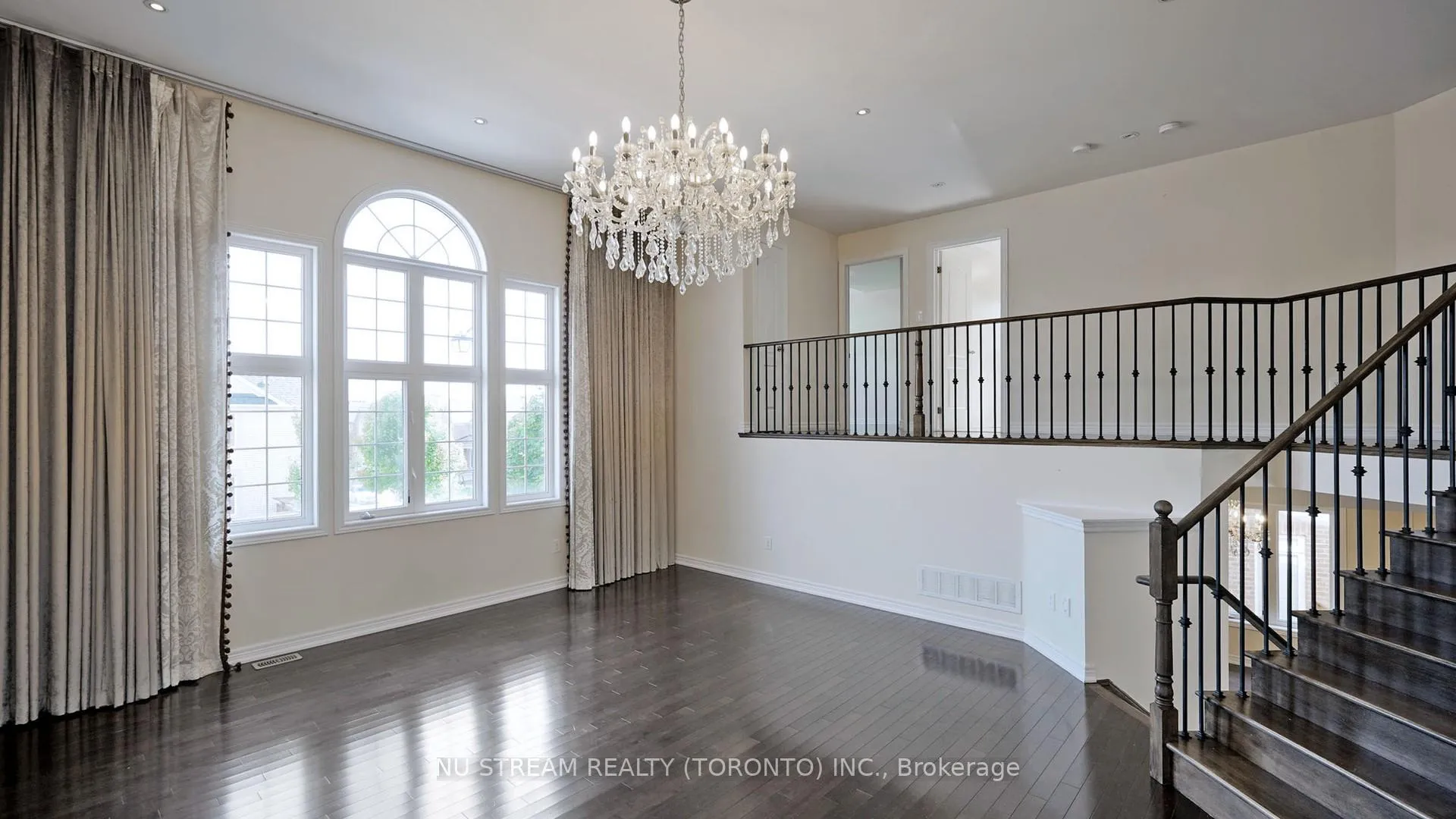 Photo 19 of 73 Serano Crescent, Richmond Hill, Jefferson — HOMEH